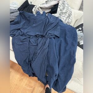 beyond yoga navy XL maternity bundle - leggings & t shirt